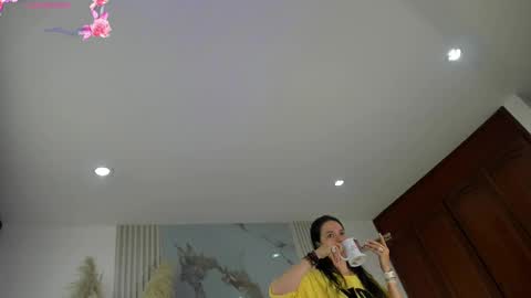 Snapshot of bridgetrodriguez chatting on October 3, 1:19 pm online show from October 3, 1:19 pm