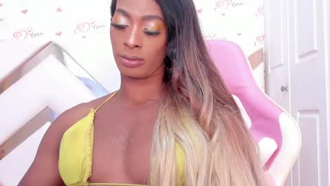 Snapshot of briggittebony chatting on March 6, 9:53 pm BIRGGITTEBONY online show from March 6, 9:53 pm