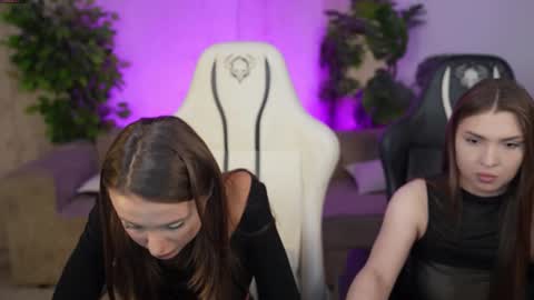 Diamonds Girls online show from October 3, 8:00 am