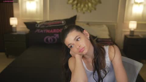 Diamonds Girls online show from April 24, 8:00 pm