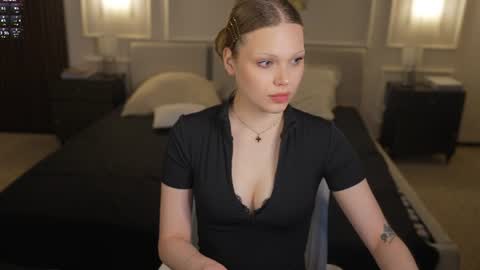 Diamonds Girls online show from July 7, 8:24 pm