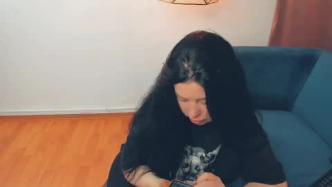 brilliantegirl_ online show from June 7, 7:34 am