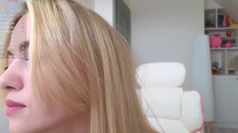 Snapshot of brilliantvictoria chatting on February 4, 11:38 am Vi. online show from February 4, 11:38 am