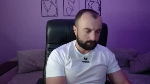 brindlefly69 online show from June 4, 10:43 am