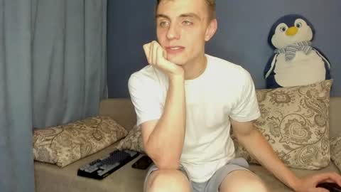 bristlebback online show from June 17, 3:35 pm