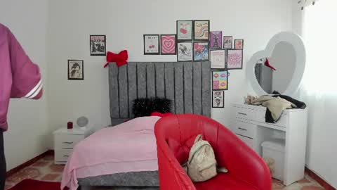 Snapshot of britannie_ chatting on June 15, 1:24 pm britannie_ online show from June 15, 1:24 pm