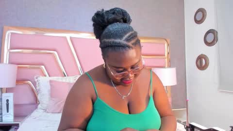 Snapshot of britannyjhonson chatting on October 16, 9:27 pm Britany jhonson online show from October 16, 9:27 pm