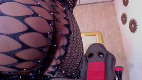 Snapshot of britannyjhonson chatting on October 23, 10:19 pm Britany jhonson online show from October 23, 10:19 pm