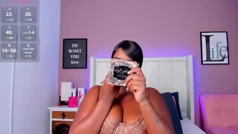 Snapshot of britanymooree chatting on October 24, 8:05 pm Britany online show from October 24, 8:05 pm