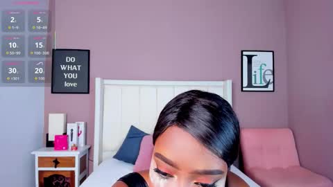 Snapshot of britanymooree chatting on November 3, 7:59 pm Britany online show from November 3, 7:59 pm