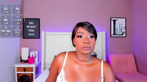 Snapshot of britanymooree chatting on November 15, 6:59 pm Britany online show from November 15, 6:59 pm