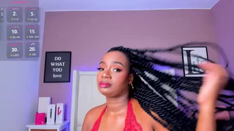 Snapshot of britanymooree chatting on December 13, 8:25 pm Britany online show from December 13, 8:25 pm