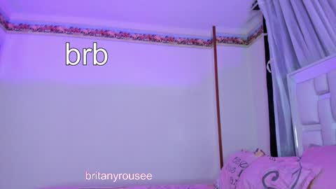 Snapshot of britanyrousee chatting on December 4, 3:21 pm Emily online show from December 4, 3:21 pm