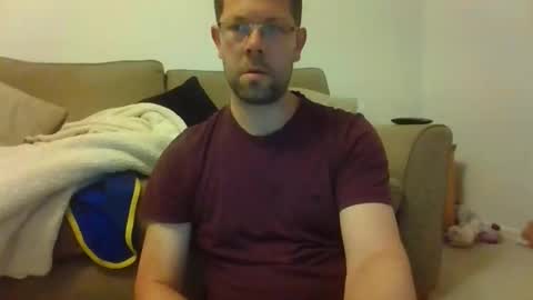 britguy6985 online show from June 10, 9:46 pm