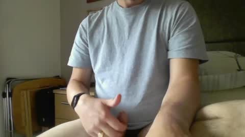 britguy6985 online show from June 12, 8:46 am