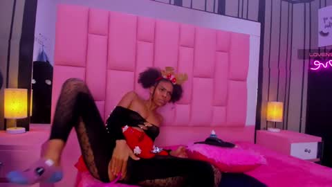 Snapshot of brithanyslim chatting on December 19, 8:34 pm brithanyslim online show from December 19, 8:34 pm