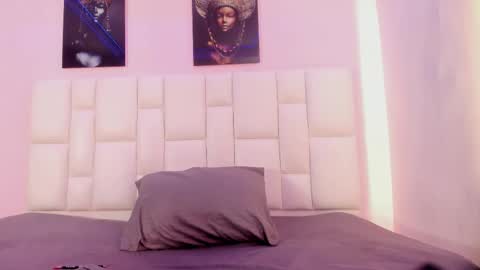 Snapshot of brithanysummer chatting on October 31, 3:07 am brithanysummer online show from October 31, 3:07 am