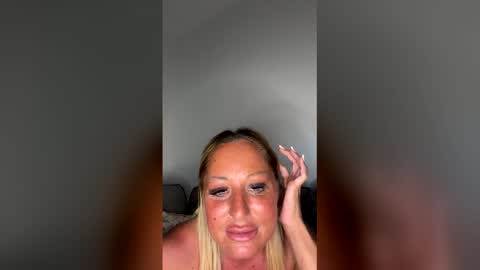 britishcumslut_10 online show from April 19, 6:54 pm