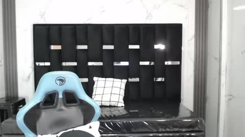 Britney  online show from April 29, 2:37 am