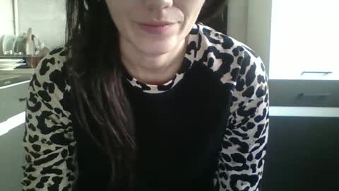 Snapshot of britneyamy chatting on December 13, 2:16 pm Britney online show from December 13, 2:16 pm