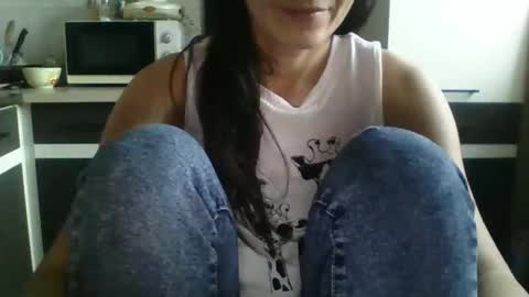 Snapshot of britneyamy chatting on December 19, 2:13 pm Britney online show from December 19, 2:13 pm