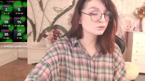 Snapshot of britneybarker chatting on October 31, 3:40 am britneybarker online show from October 31, 3:40 am