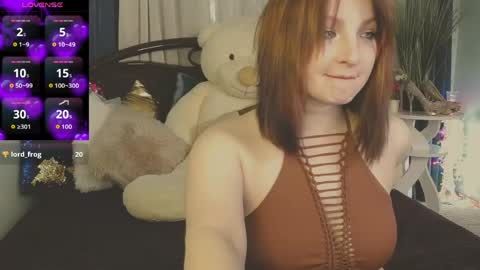 Snapshot of britneybarker chatting on May 18, 7:14 am britneybarker online show from May 18, 7:14 am
