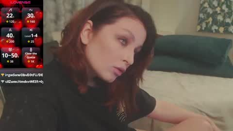 Snapshot of britneybarker chatting on June 18, 4:22 pm britneybarker online show from June 18, 4:22 pm