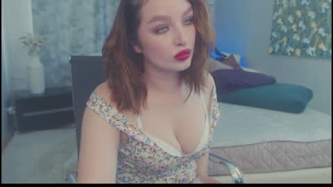 Snapshot of britneybarker chatting on June 25, 11:37 am britneybarker online show from June 25, 11:37 am
