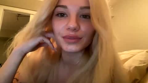 britneycherry08 online show from April 23, 4:24 am