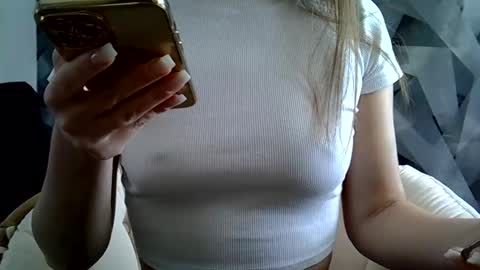 Snapshot of britneykittens chatting on March 12, 10:05 am BritneyKittens online show from March 12, 10:05 am