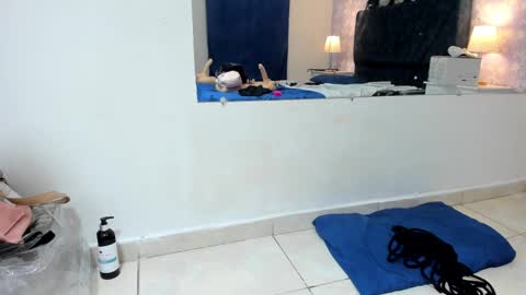 Snapshot of britneysweet_ chatting on February 10, 1:57 am BritneySweet online show from February 10, 1:57 am