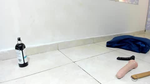 Snapshot of britneysweet_ chatting on February 18, 11:41 pm BritneySweet online show from February 18, 11:41 pm