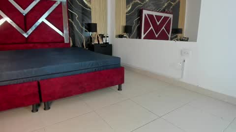 Snapshot of britneysweet_ chatting on October 8, 9:23 pm BritneySweet online show from October 8, 9:23 pm