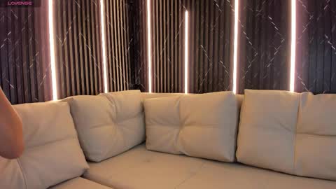 Snapshot of britneysweet_ chatting on February 19, 3:13 am BritneySweet online show from February 19, 3:13 am