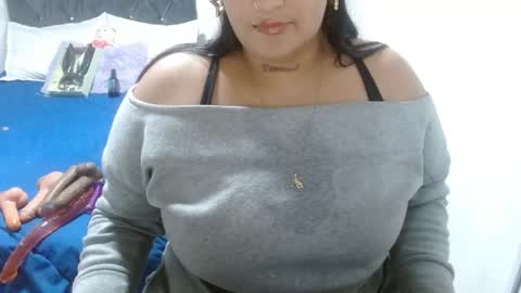 Snapshot of brittanycurvy69 chatting on April 13, 7:19 pm brittanycurvy69 online show from April 13, 7:19 pm
