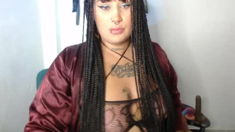 Snapshot of brittanycurvy69 chatting on July 1, 3:52 am brittanycurvy69 online show from July 1, 3:52 am