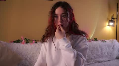 Lina online show from July 4, 3:18 pm