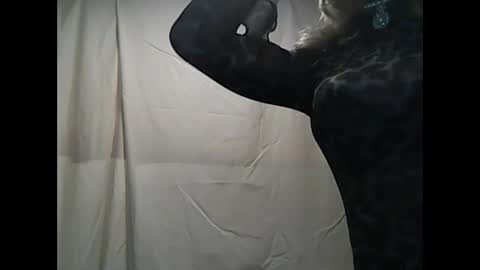 Snapshot of brittnaeytv chatting on March 8, 11:07 pm BrittnaeyTV online show from March 8, 11:07 pm