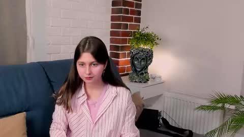 brittpobre online show from December 2, 7:42 pm