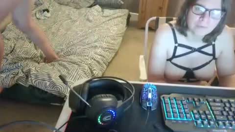 Snapshot of britvoyeurs chatting on March 4, 6:18 pm Claire and Gary online show from March 4, 6:18 pm