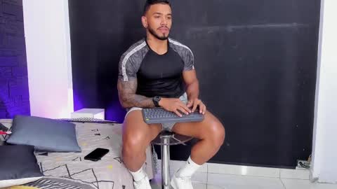 Snapshot of brock_hurn chatting on September 16, 8:43 pm brock_hurn online show from September 16, 8:43 pm