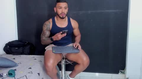 Snapshot of brock_hurn chatting on September 29, 8:46 pm brock_hurn online show from September 29, 8:46 pm