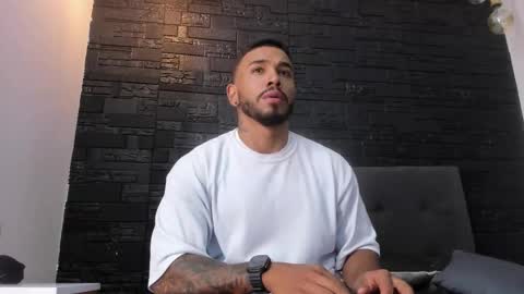 Snapshot of brock_hurn chatting on October 1, 7:09 pm brock_hurn online show from October 1, 7:09 pm