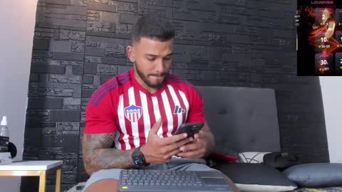 Snapshot of brock_hurn chatting on October 15, 9:37 pm brock_hurn online show from October 15, 9:37 pm