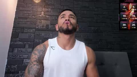 Snapshot of brock_hurn chatting on October 17, 8:55 pm brock_hurn online show from October 17, 8:55 pm