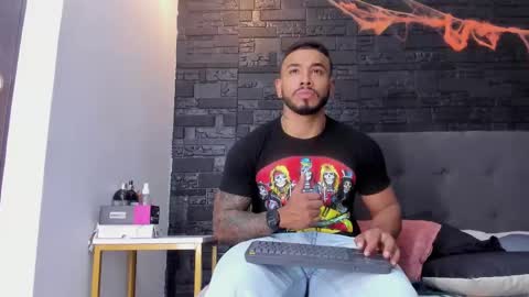 Snapshot of brock_hurn chatting on November 1, 8:55 pm brock_hurn online show from November 1, 8:55 pm