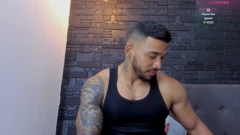 Snapshot of brock_hurn chatting on November 15, 9:43 pm brock_hurn online show from November 15, 9:43 pm