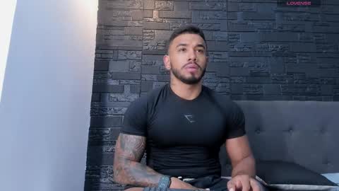 Snapshot of brock_hurn chatting on November 17, 8:58 pm brock_hurn online show from November 17, 8:58 pm