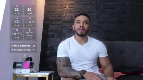 Snapshot of brock_hurn chatting on November 30, 7:18 pm brock_hurn online show from November 30, 7:18 pm